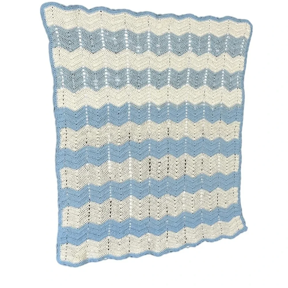 Handmade Crochet Baby Blanket Afghan White Blue Chevron‎ Ripple Soft 32x30